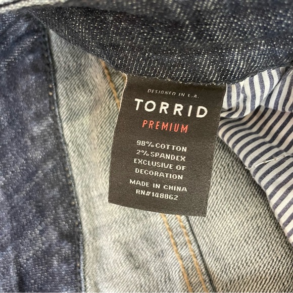 Torrid Boyfriend Ankle Stretch Mid-Rise Jean. - Picture 10 of 11